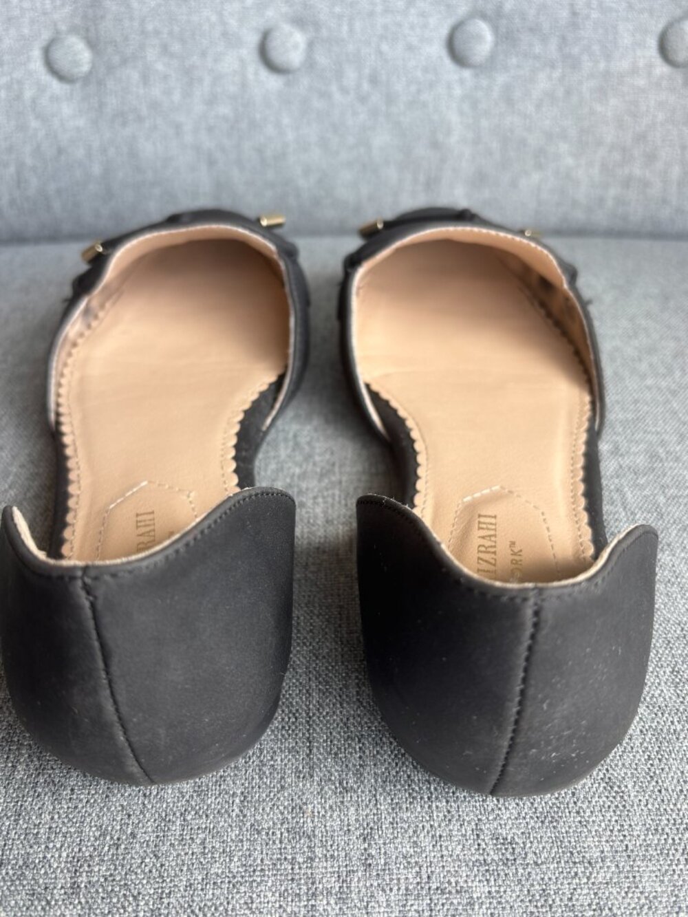 Isaac Mizrahi New York Black D’Orsay Flats Size 7.5 Bow Gold Tip Detail - Picture 10 of 11